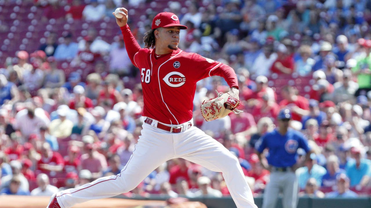 Baez hits grand slam, Cubs defeat Reds 6-0 despite strong outing from Castillo
